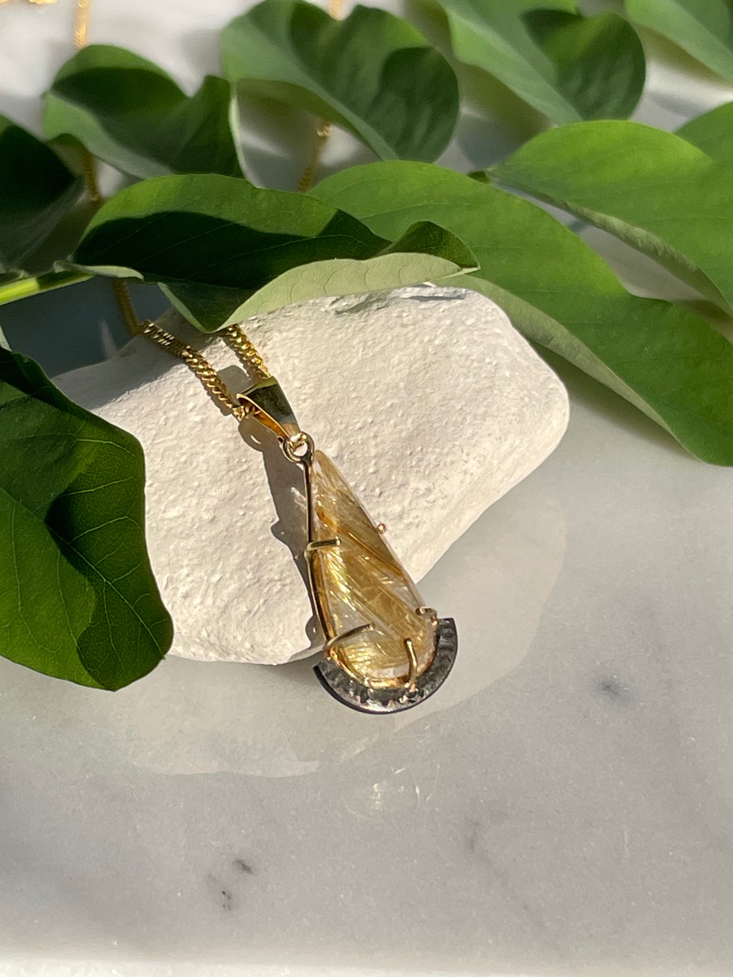 Pendant Gold Quartz